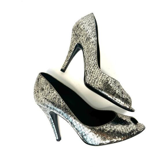 Chanel Silver Metallic Textured Leather Peep Toe Pumps Heels Size 38.5 - Picture 8 of 11